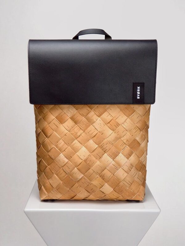 byork-J7Dl7cA5lmg-unsplash Black Clock